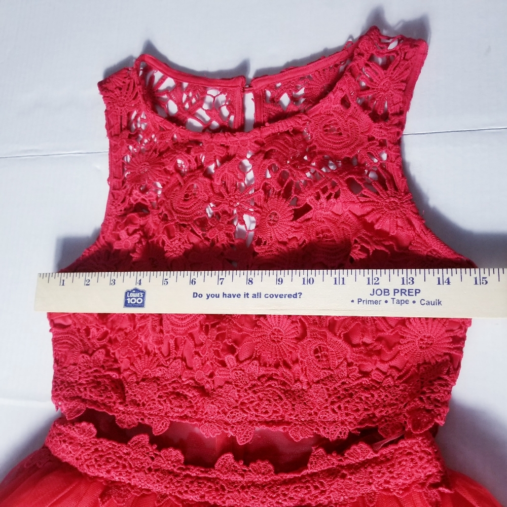 MANIJU RED FORMAL DRESS SIZE MEDIUM - Picture 7 of 16